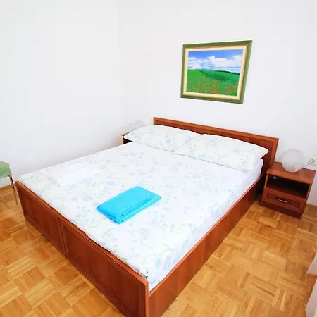 With A Parking Space Seget Donji, - 11171 * تروغير