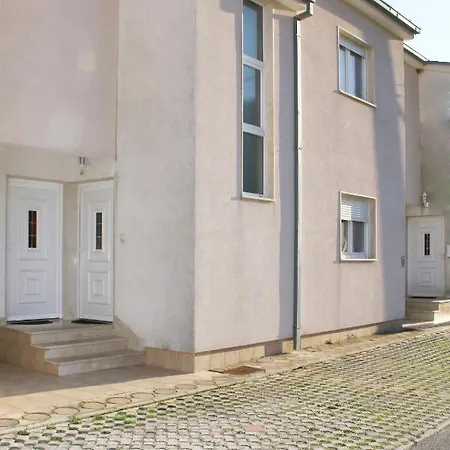 Apartman With A Parking Space Seget Donji, - 11171 *