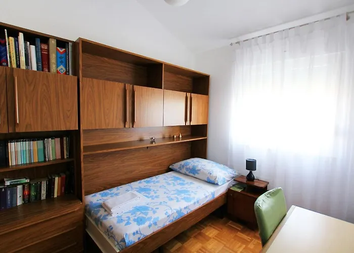 With A Parking Space Seget Donji, - 11171 *