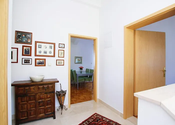 Apartament With A Parking Space Seget Donji, - 11171 *