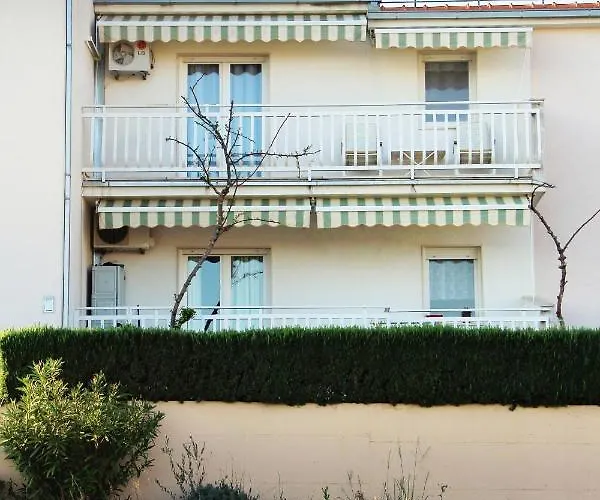 Apartment With A Parking Space Seget Donji, - 11171 *